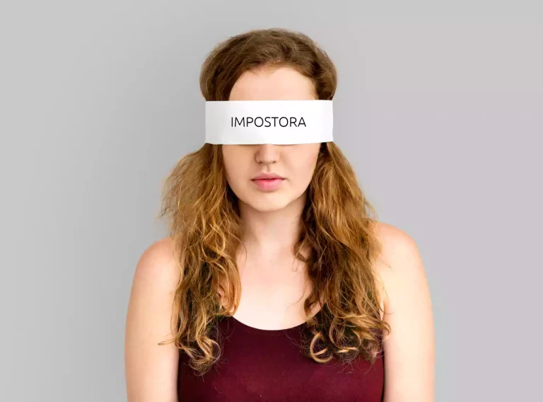 El síndrome del impostor: qué es, quién lo sufre y cómo abordarlo desde la psicología